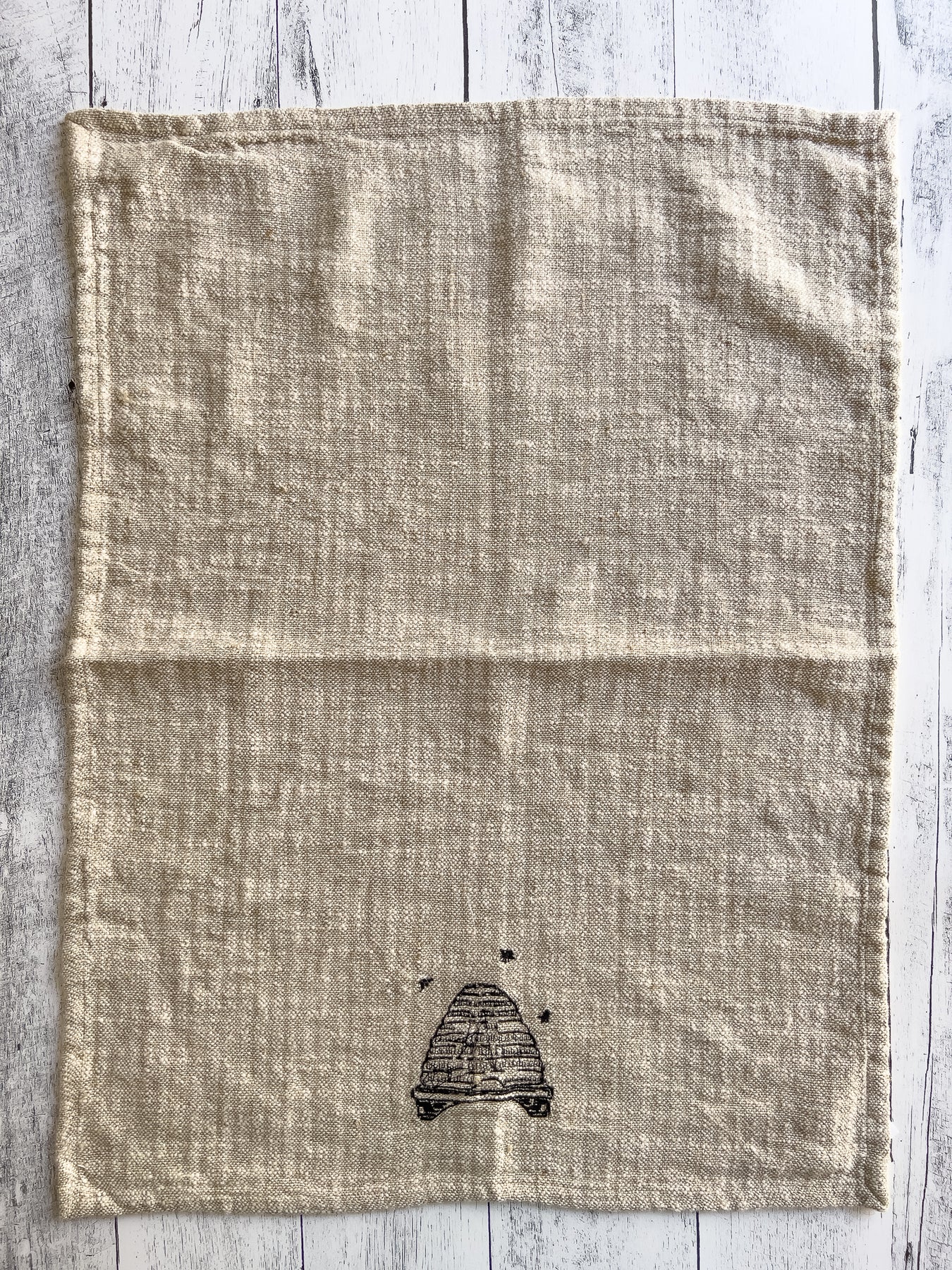 https://stellastable.com/cdn/shop/products/embroidered_towel_beehive_1800x1800.jpg?v=1651797418